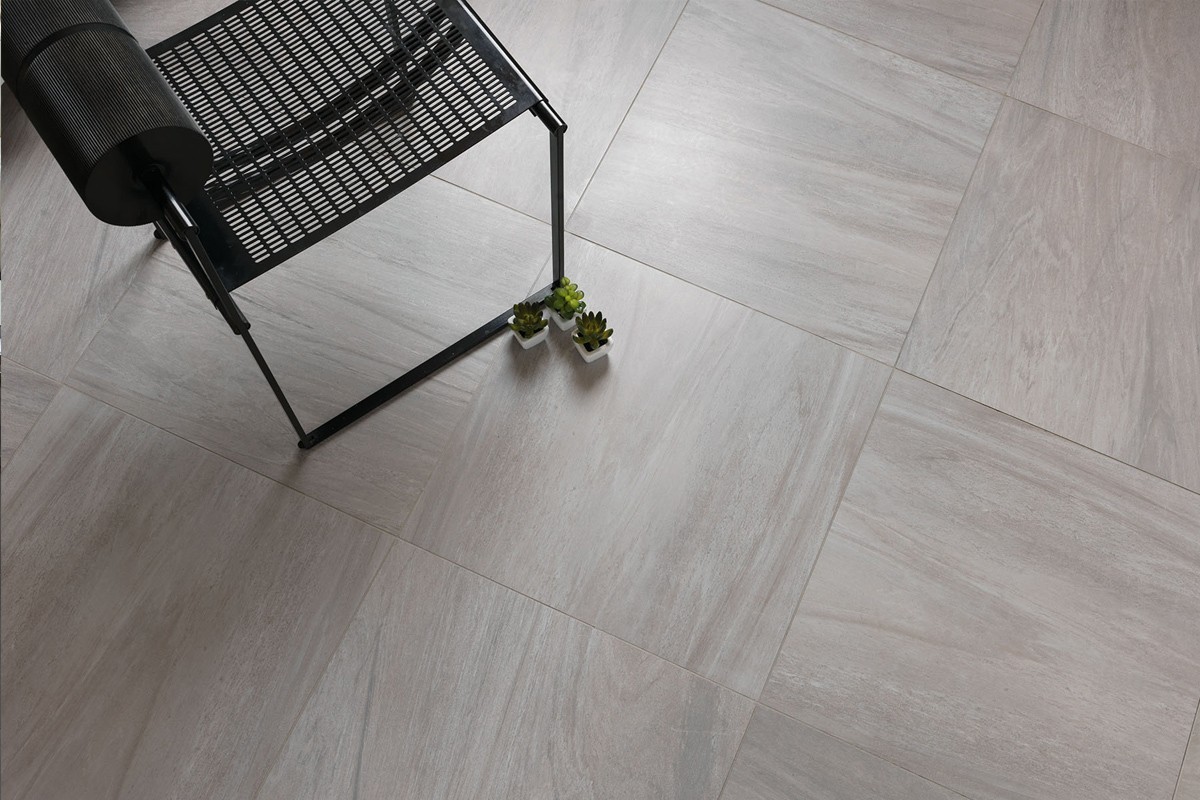 Pavimento grigio effetto legno: gres porcellanato effetto legno ...
