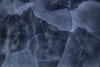 Glänzender dunkelblau marmor