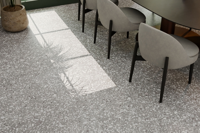 Klassischer venezianischer Terrazzoboden grau und weiß