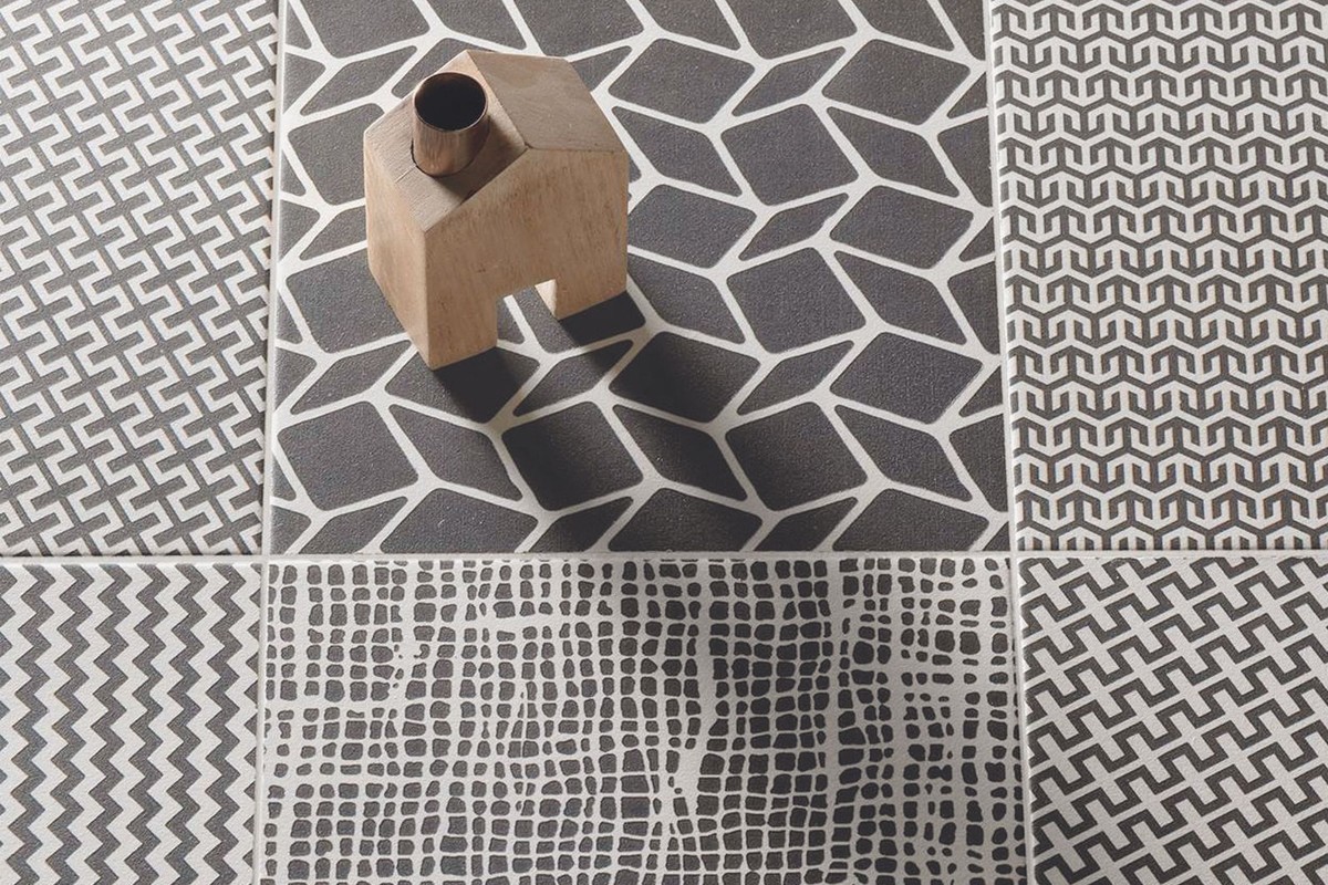 Fliesen mit geometrischen Mustern - Mischung aus Schwarz und weiß