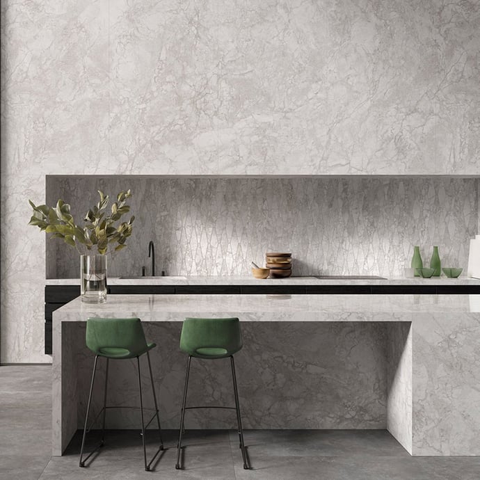 Glänzender Royal Silber Marmor
