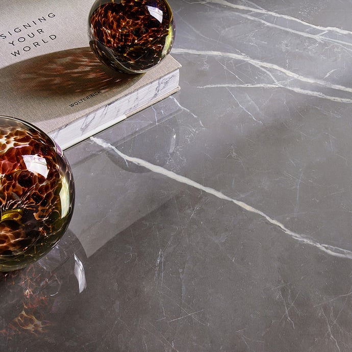 Marbre brillant Royal gris