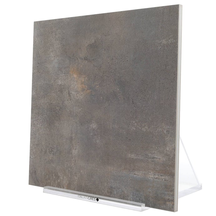 Feinsteinzeug mit Rost Metalloptik
