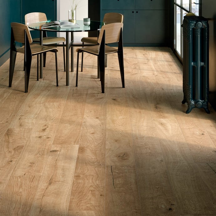 Legno chiaro essenziale naturale