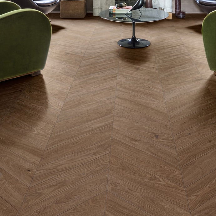 Helles essentielles Kastanienholz Chevron