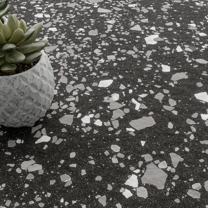 Terrazzo Nero Outdoor Full-Body