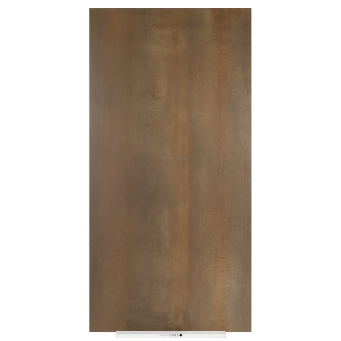 Leicht oxidiertes braunes Metall