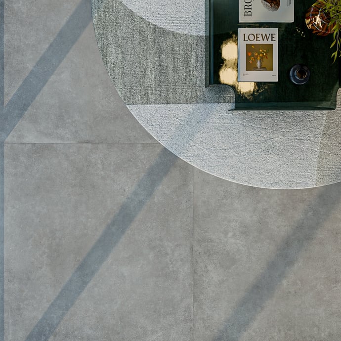 Dunkelgrauer Beton Terra